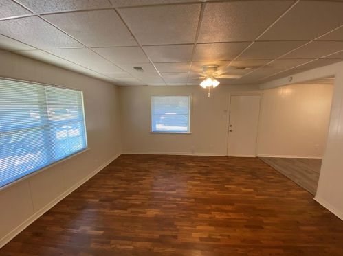 605 16th St, Irving TX  75060-5813 exterior