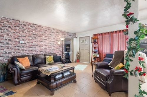 3564 Valley Way, Riverside CA  92509-1450 exterior