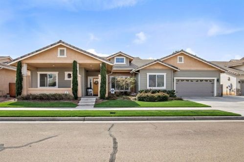 2291 Cherry Ln, Navelencia, CA 93654-9339