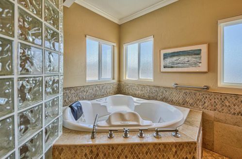 1312 Flores St, Seaside CA exterior