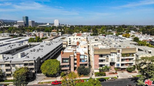4675 Willis Ave, Van Nuys CA  91403-2601 exterior