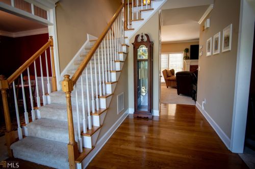 1329 Maple Creek Ave, Loganville, GA 30052-7105