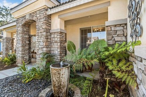 19445 Mi Casa Ct, Riverside CA  92508-6827 exterior