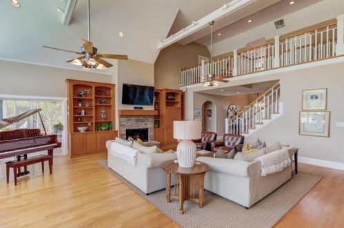 1126 Shoreline Dr, Jefferson GA  30549-2142 exterior