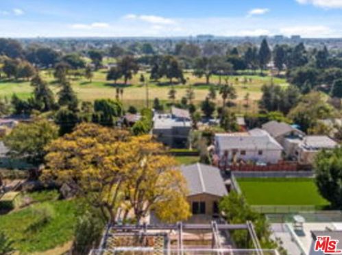 2002 Navy St, Santa Monica, CA 90405-5946