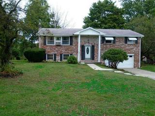 12 Dire Dr, Hickory, PA 15340-1125