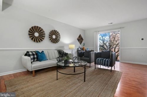 4534 Conwell Dr, Annandale, VA 22003-3519