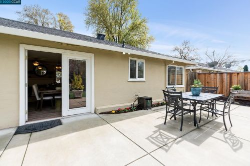 1584 Terry Way, Concord CA  94523-2321 exterior