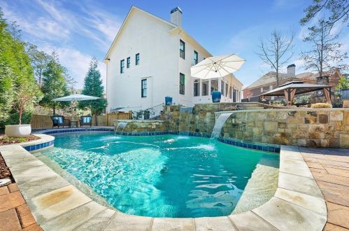 5380 High Point Mnr, Atlanta, GA 30342-2000