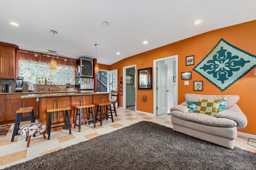 3618 Alani Dr, Honolulu HI  96822-1414 exterior
