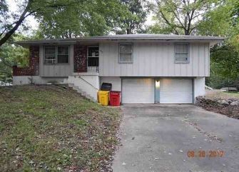 402 Allen St, Buckner, MO 64016-9726