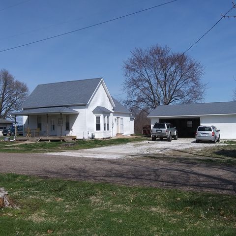 136 High St, Plainville, IL 62365-9712