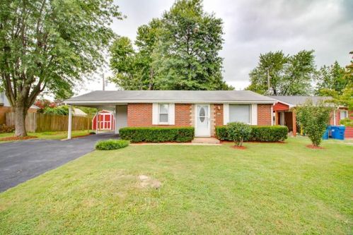 121 Surrey Ln, Fort Russell, IL 62010-1438