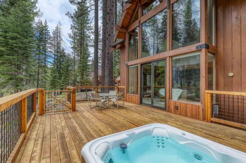 820 Beaver Pond, Truckee CA  96161-4200 exterior