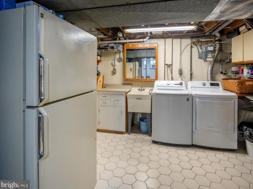 8408 Chippewa Rd, Philadelphia PA 19128-1206 exterior