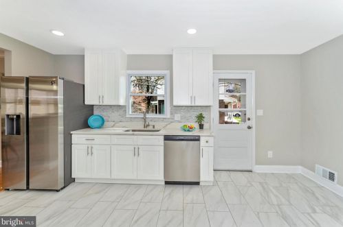 908 Devere Dr, Silver Spring MD 20903-1625 exterior