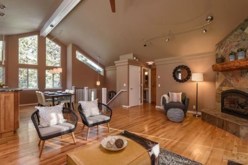 1965 Troon Ave, Bend OR  97702-3190 exterior