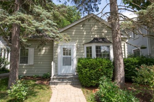 1529 Henry Pl, Waukegan, IL 60085-1920