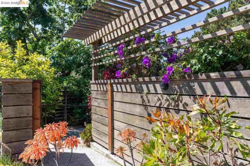 228 Lake Dr, Berkeley, CA 94708-1132