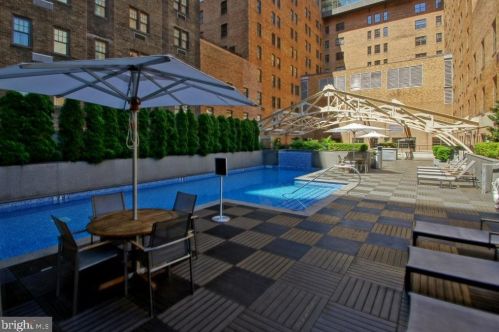 219 18th St, Philadelphia PA  19103-6141 exterior