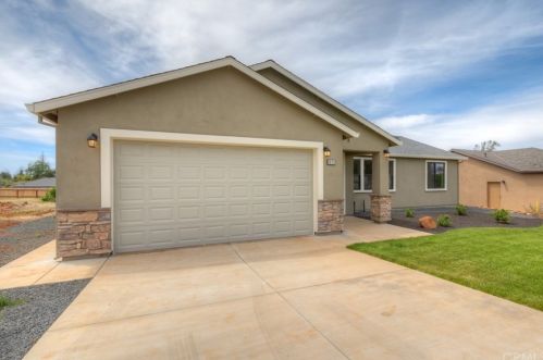 5880 Crestview Dr, Paradise, CA 95969-3821