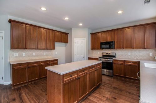 4238 Sandy Branch Dr, Buford, GA 30519-7411