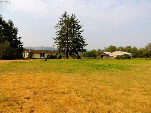 171 Provo Ln, Sutherlin, OR 97479-9701