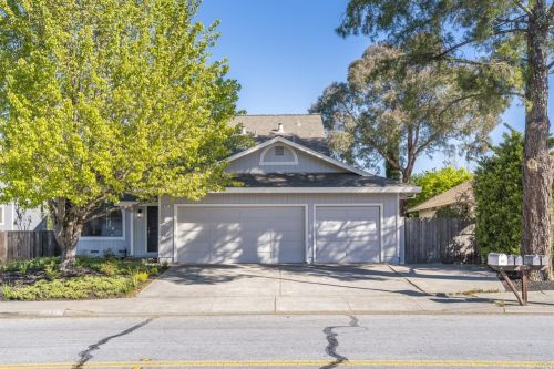 841 Natalie Dr, Windsor, CA 95492-8841