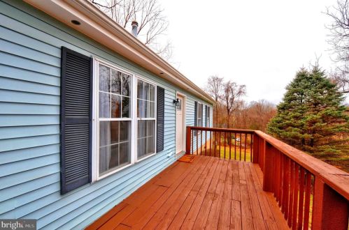 83 Small Apple Ct, Linden, VA 22642-6446