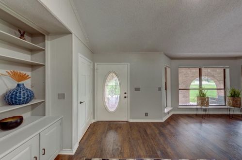 2029 Pond Shore Dr, Angleton TX 77515-7483 exterior