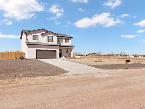 511 Saunders Dr, Pueblo, CO 81007-3562