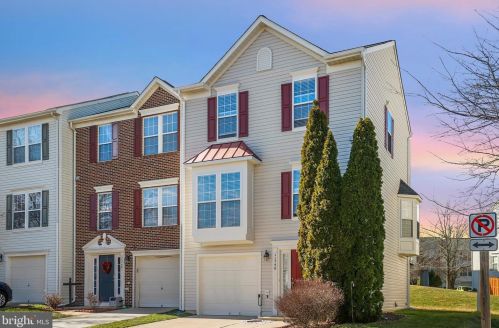 11746 Batley Pl, Woodbridge, VA 22192-8404