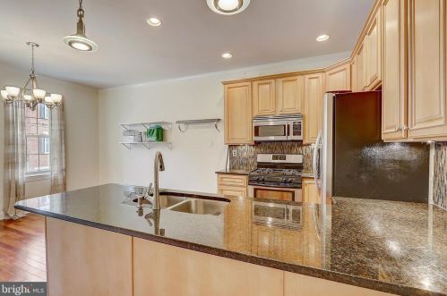 1034 4th St, Philadelphia PA  19147-4106 exterior