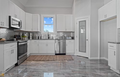 1394 Metropolitan Pkwy, Atlanta GA  30310-4451 exterior