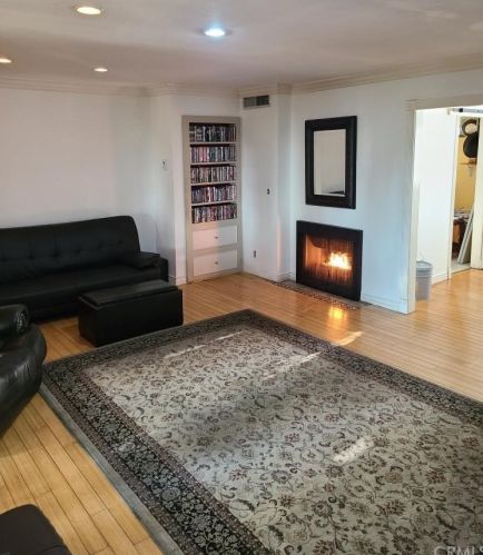 7781 Via Cassano, Burbank, CA 91504-1102