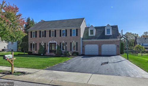 1850 Barrington Dr, York, PA 17408-1006