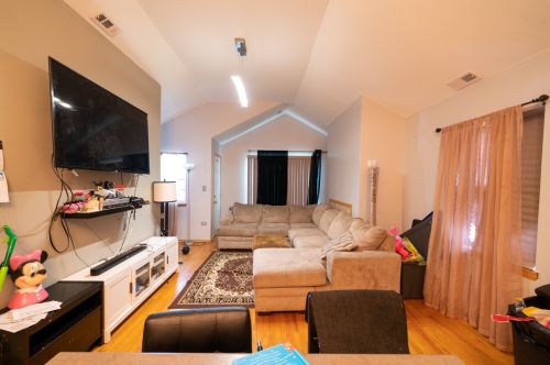 1818 Mason Ave, Chicago, IL 60639-4020
