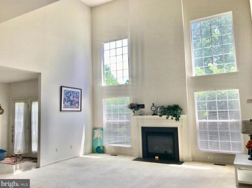 8633 Placid Lake Ct, Bristow, VA 20136-1189