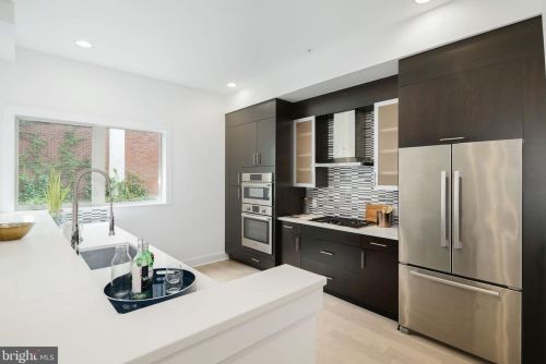 150 Front St, Philadelphia, PA 19106-0020