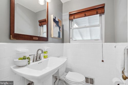 815 Davis Ave, Silver Spring MD 20912-6472 exterior