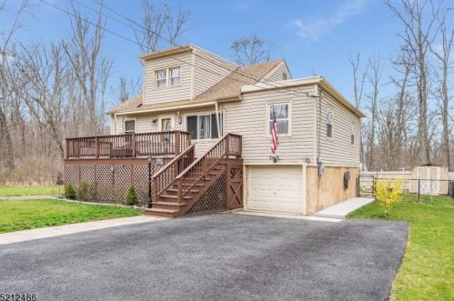 4 Sioux Trl, Mount Olive, NJ 07828-2009
