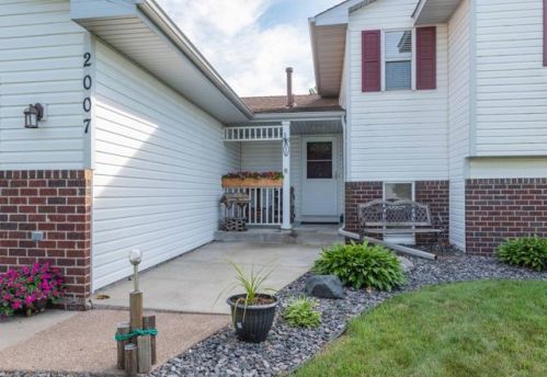 2007 Parkside St, Cologne, MN 55322-9099