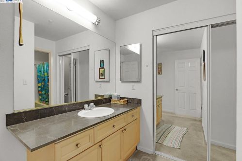 22527 Center St, Hayward, CA 94541-3205