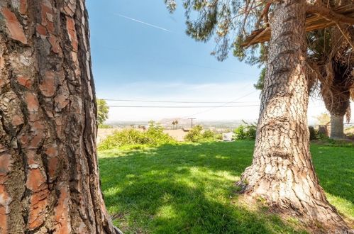 5500 Montero Dr, Riverside CA  92509-5632 exterior