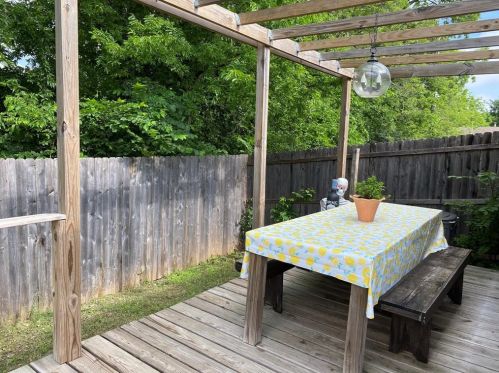 206 3 St, Valley View TX 76272-5403 exterior