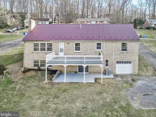 229 Darlene St, York PA  17402-5056 exterior