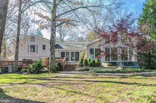 10 Alta Vista Dr, Princeton NJ  08540-7406 exterior