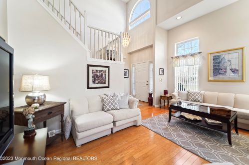 221 Bromley Ct, Trenton, NJ 08691-3055