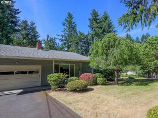 10480 Green View Ln, Portland, OR 97229-5224