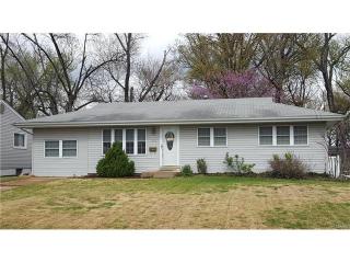 685 Mark Twain Dr, Florissant, MO 63031-3214